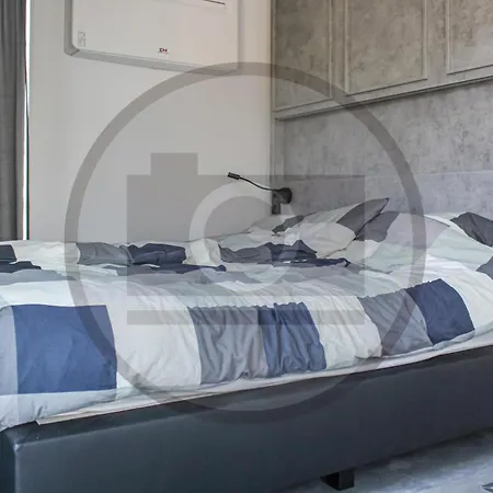 Gorgeous Ship In Ohe & Laak With Wifi Ohé en Laak