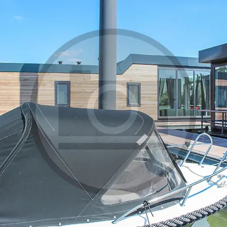 Gorgeous Ship In Ohe & Laak With Wifi Botel 5*