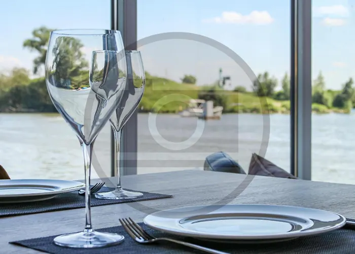 Gorgeous Ship In Ohe & Laak With Wifi 5* Ohé en Laak