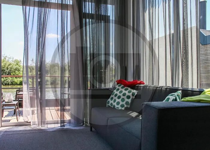 Gorgeous Ship In Ohe & Laak With Wifi 5* Ophoven