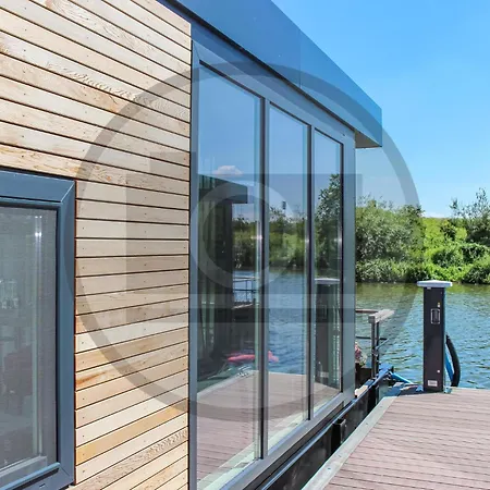 Gorgeous Ship In Ohe & Laak With Wifi بوتيل Ophoven